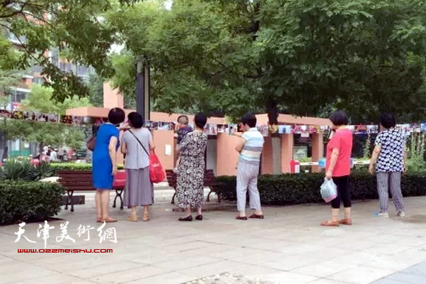 李七庄街天房美域社区“百姓生活”摄影展开展