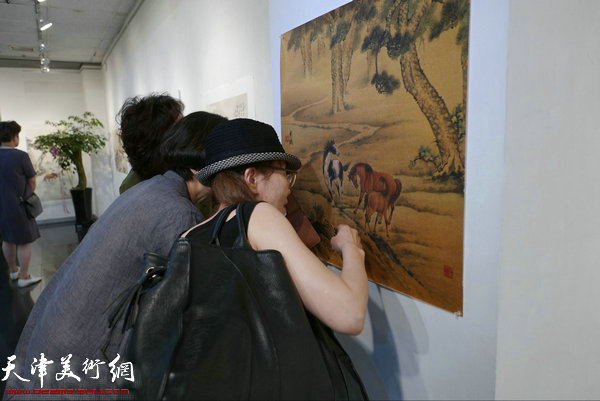 中国当代工笔名家李澜与韩国著名禅墨画家金昌培邀请展现场。