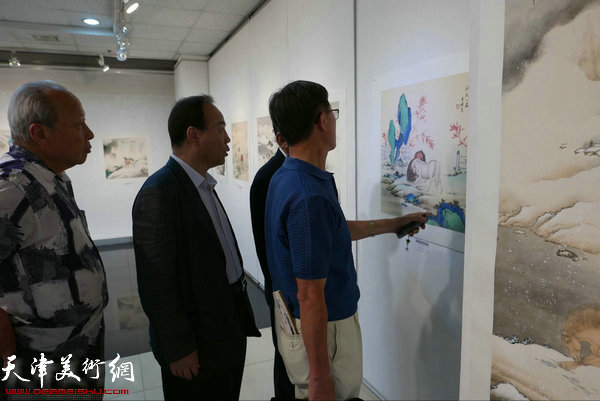 中国当代工笔名家李澜与韩国著名禅墨画家金昌培邀请展现场。