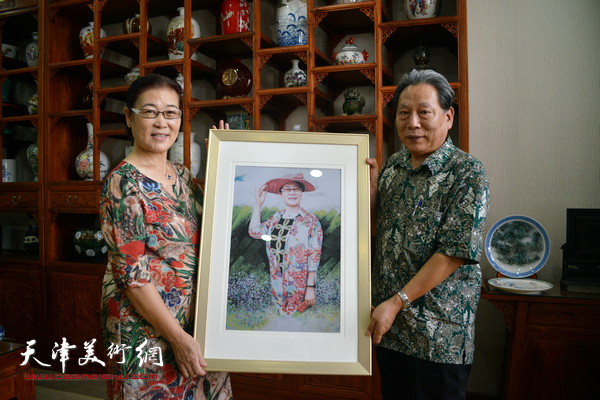 “南国荔枝红”画展座谈会