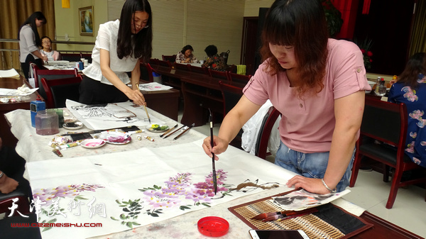 中国西部第十五期美术教师培训班现场。