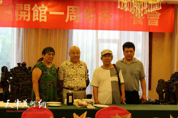 图为左起：李维娜、刘凤棋、周煦瑛、孙长春在活动现场
