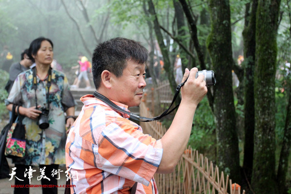 津门十五位画家到安徽黄山采风写生