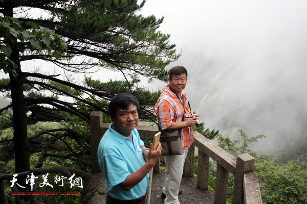 津门十五位画家到安徽黄山采风写生