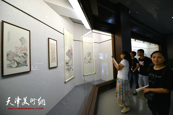 “心无挂碍·张佩钢作品展”现场。