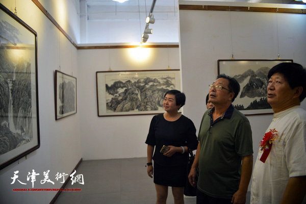 寄情山河·寻觅大美——康永明山水画展在乾庄文化广场开幕