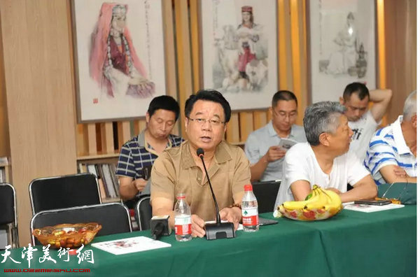 潍坊市画廊协会常务理事、君雅轩总经理孙宗亮发言