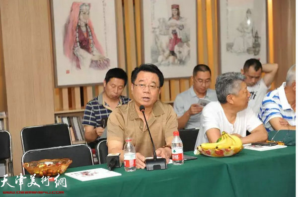 潍坊市画廊协会常务理事、君雅轩总经理孙宗亮发言
