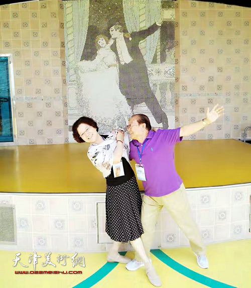 魏文亮与夫人刘婉华在歌诗达“大西洋号”邮轮上