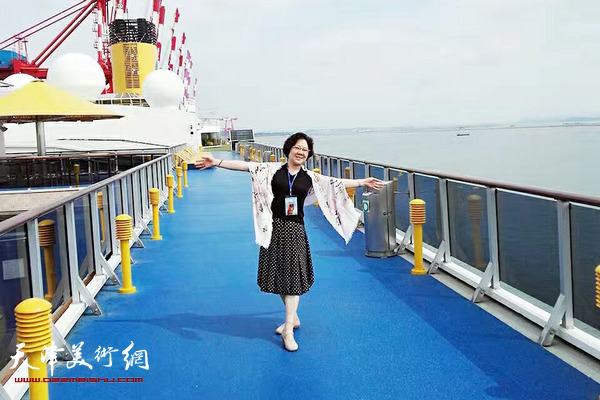 刘婉华在歌诗达“大西洋号”邮轮上。