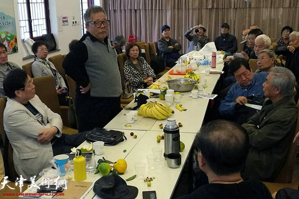 张维纲先生异常激动，对韩富华的人品、艺品，以及精神做了高度评价。 