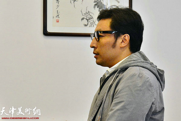 韩富华的儿子韩冬向来宾致谢并祝福大家幸福安康。
