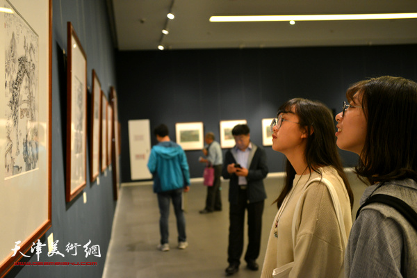 桂林画院美术书法精品巡回展“第七回天津站”现场。