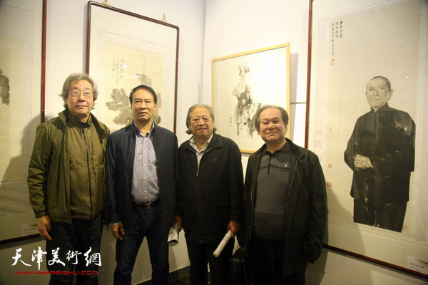 津门32国画名家精品展在天津日报美术馆开幕