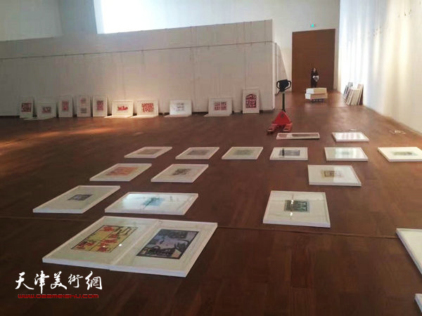 “行孝道 善家风”—中国·天津2016“西岸”剪纸艺术展布展。