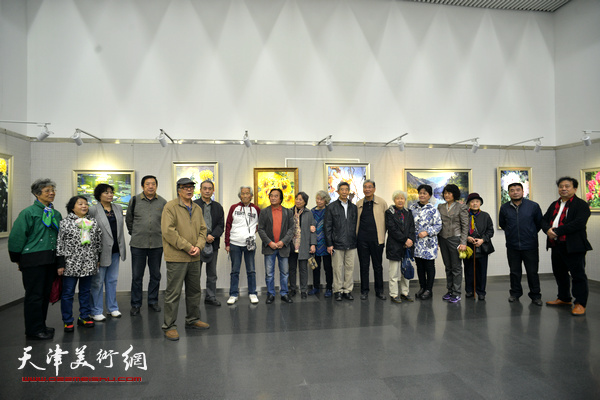 “神州揽美·张明德油画作品展”10月20日在天津图书馆艺术展厅开幕。