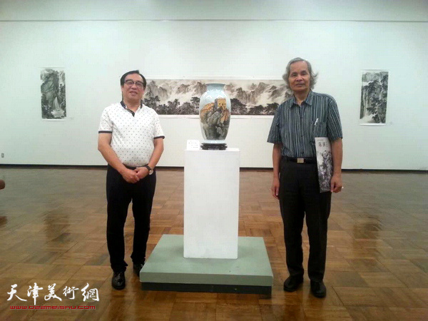 陈钢筑波美术馆“陈钢中国山水画展”现场。