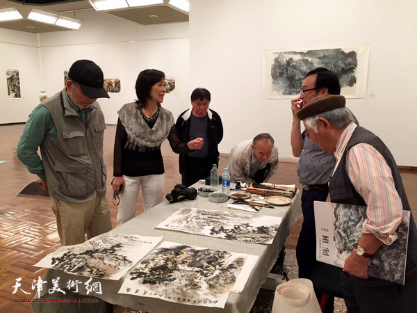 陈钢筑波美术馆“陈钢中国山水画展”现场。