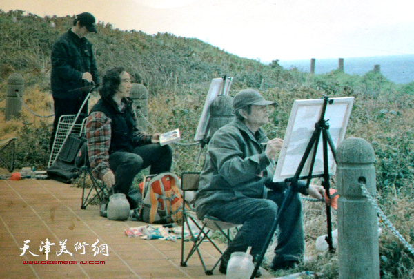 张世范、王小杰、吕培桓在澳洲写生。