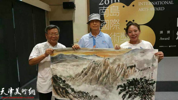 天津画家在台湾开展文化交流。