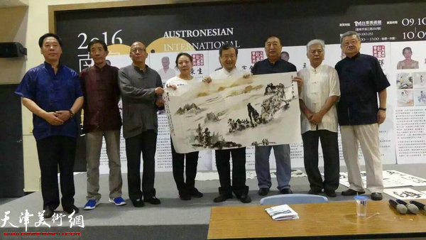 天津画家在台湾开展文化交流。