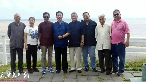 天津画家游览日月潭。