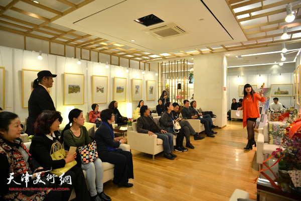 “水·色·韵——王刚水彩作品展”10月24日在银河广场乐天百货的MVG艺术画廊开幕。