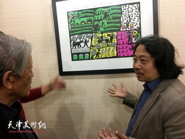 天津画院画家参观北辰区现代民间绘画展