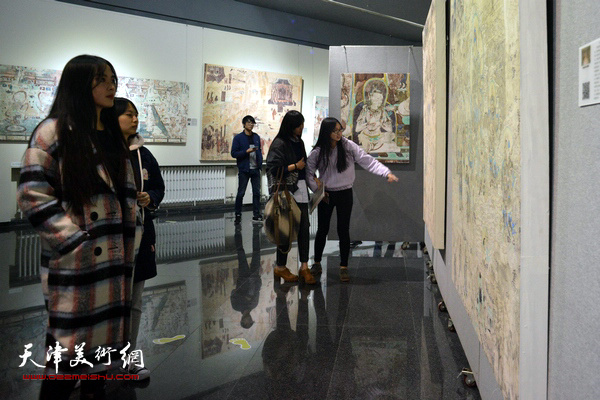 敦煌壁画艺术精品高校公益巡展来到天津城建大