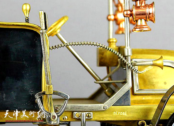 清 法国1907年老爷车模型钟 43CM WIDTH x 20CM HEIGHT 局部