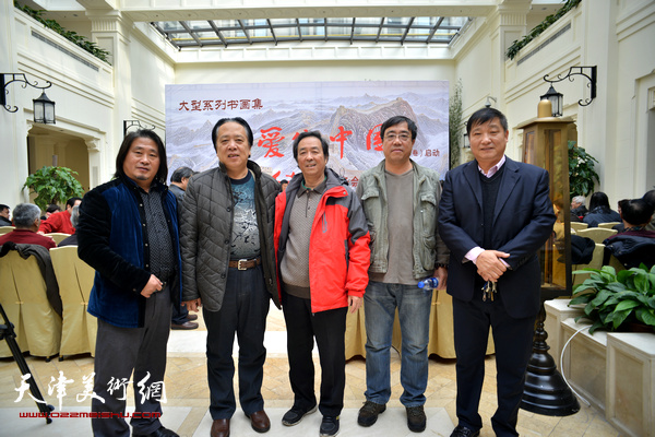 左起：孙富泉、纪荣耀、王寅、刘绍斌、皮志刚在启动仪式上。