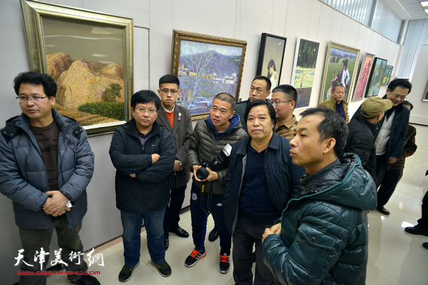 九月艺术沙龙第四届油画展