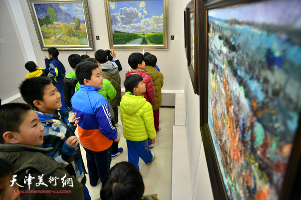 九月艺术沙龙第四届油画展