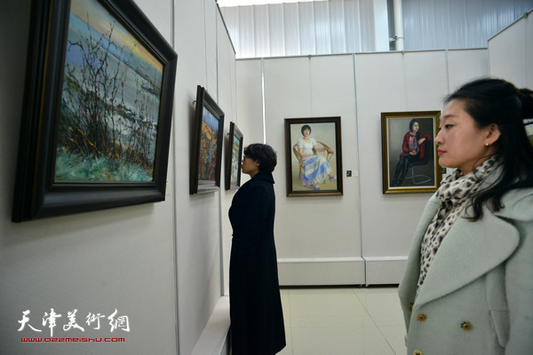 九月艺术沙龙第四届油画展