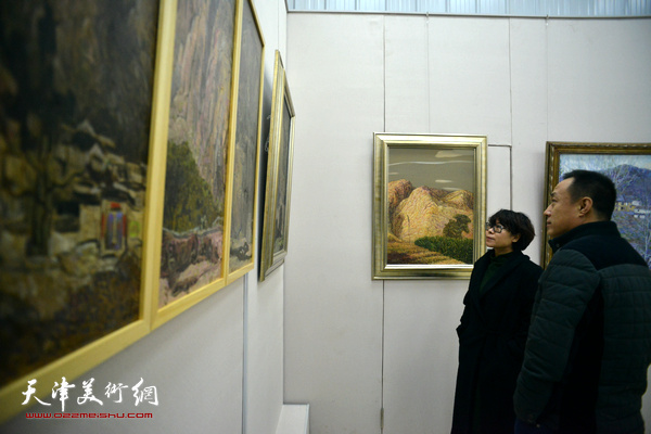 九月艺术沙龙第四届油画展