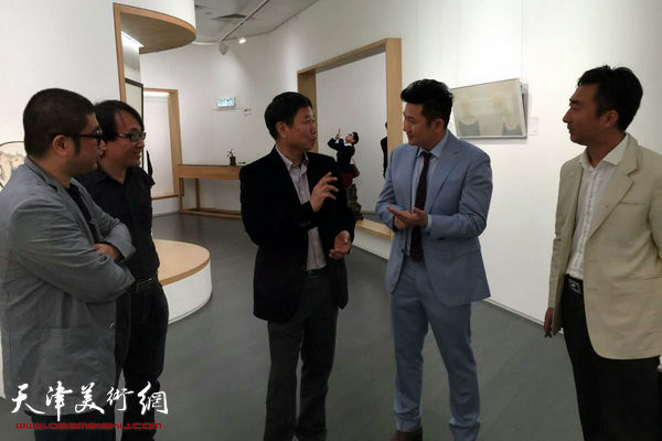 八千里路云和月—迎香港回归20周年津门名家书画展