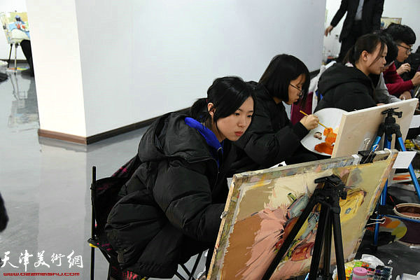 品学兼优的周一琳同学来自北京，她将再一次用画笔证明自己有实力在任何一场考试中步步为营，所向披靡。