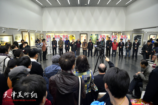 “天津市水彩画专业委员会第十届作品展”在天津图书馆艺术展厅开幕。 