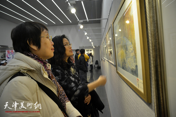 “天津市水彩画专业委员会第十届作品展”现场。