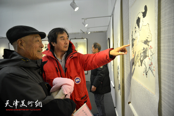 “薪火相传 丹青永续——纪念穆仲芹先生诞辰110周年名家作品展”现场。