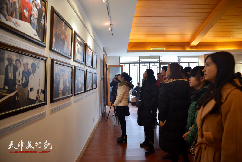 “书平艺术馆”在古镇杨柳青启用 首办农民学员画展