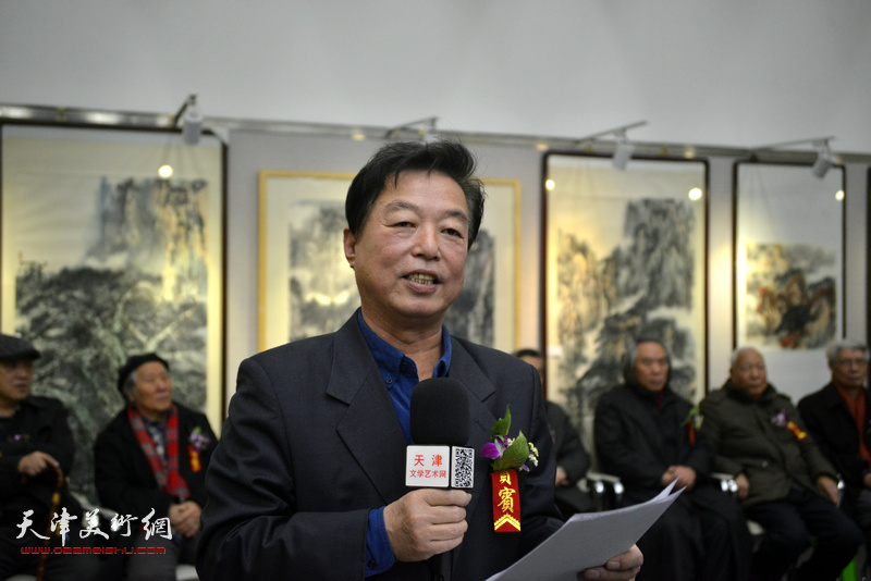 画展开幕仪式由杨建国主持。