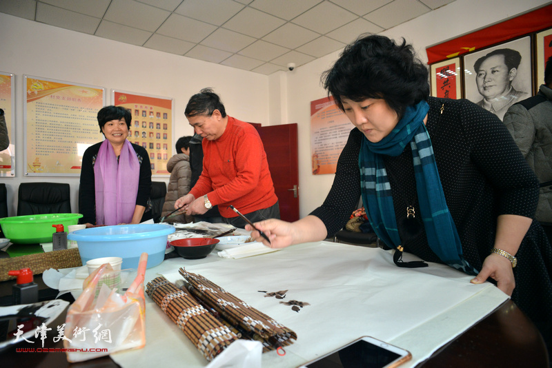 天津美协送文化进万家活动走进静海区范庄子村