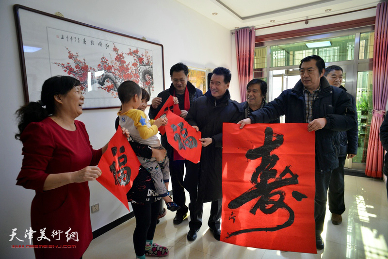 天津美协送文化进万家活动走进静海区范庄子村