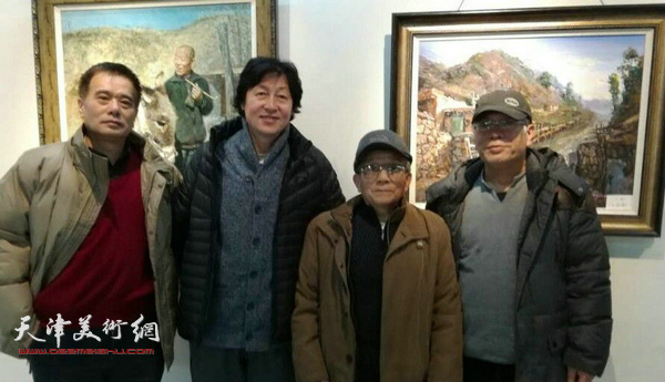 著名画家蔡树青、王立新、郭时光、李东升在河西迎新春油画展现场