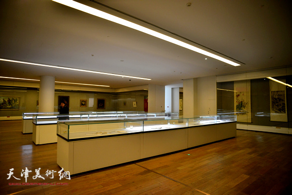 “百年流变——天津近现代美术发展历程展”在天津美术馆展出。