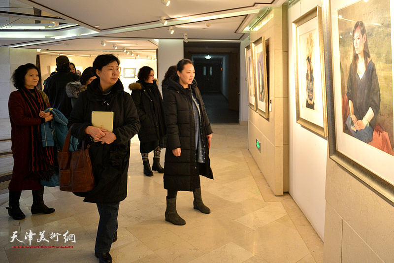 天津水彩交流研讨展1月20日开幕，图为现场。
