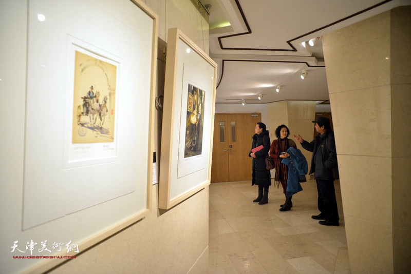 天津水彩交流研讨展1月20日开幕，图为现场。