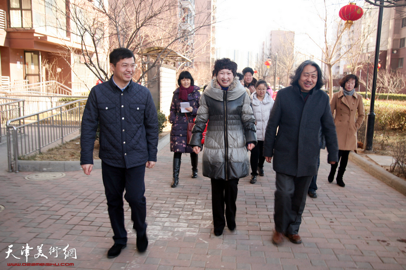 天津画院走进西青区西营门街为居民送艺术