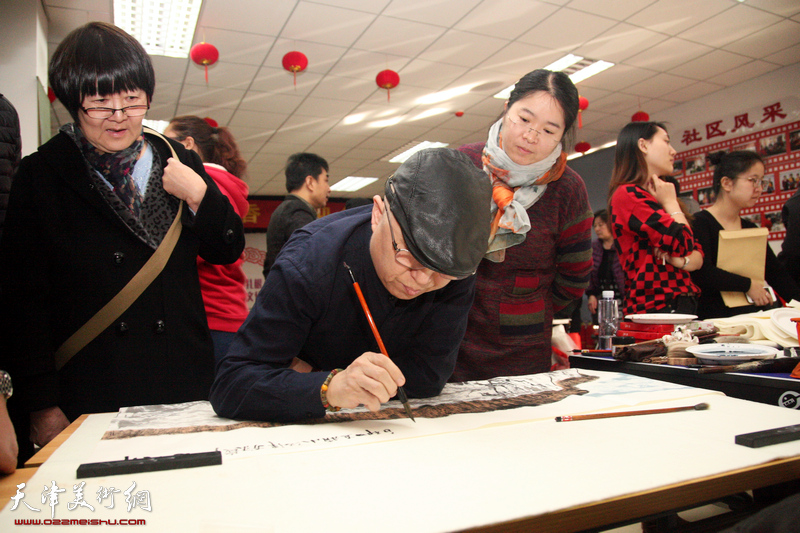 天津画院走进西青区西营门街为居民送艺术